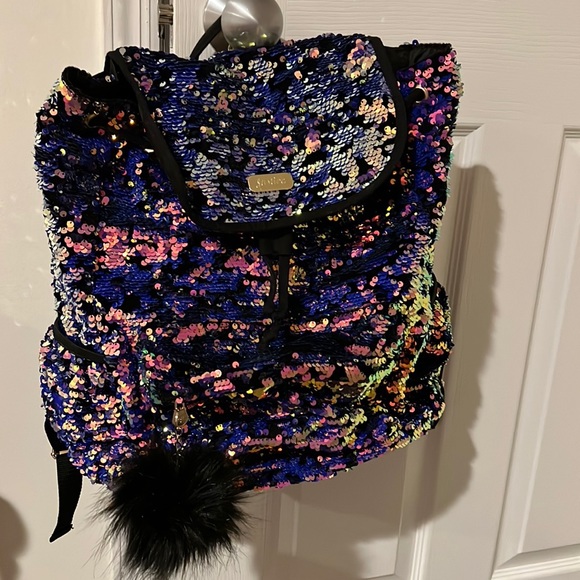 Sequined backpack - Picture 1 of 4